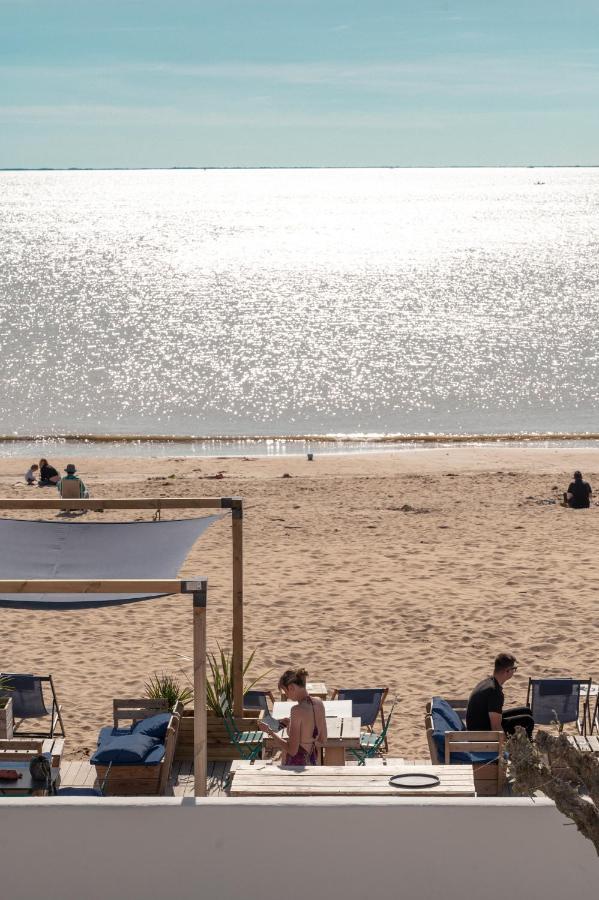 Hôtel Le Rivage vue sur mer - LOGIS - Châtelaillon-plage Buitenkant foto
