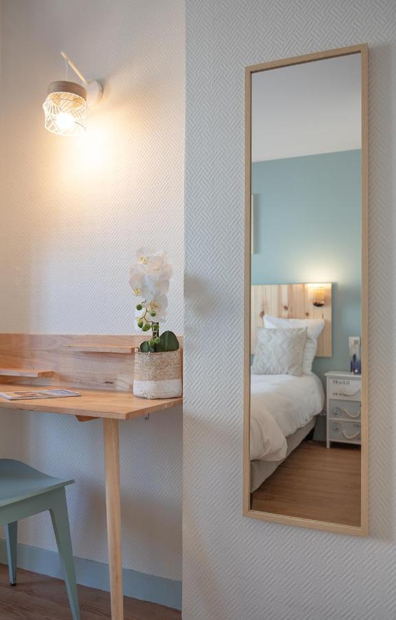 Hôtel Le Rivage vue sur mer - LOGIS - Châtelaillon-plage Buitenkant foto