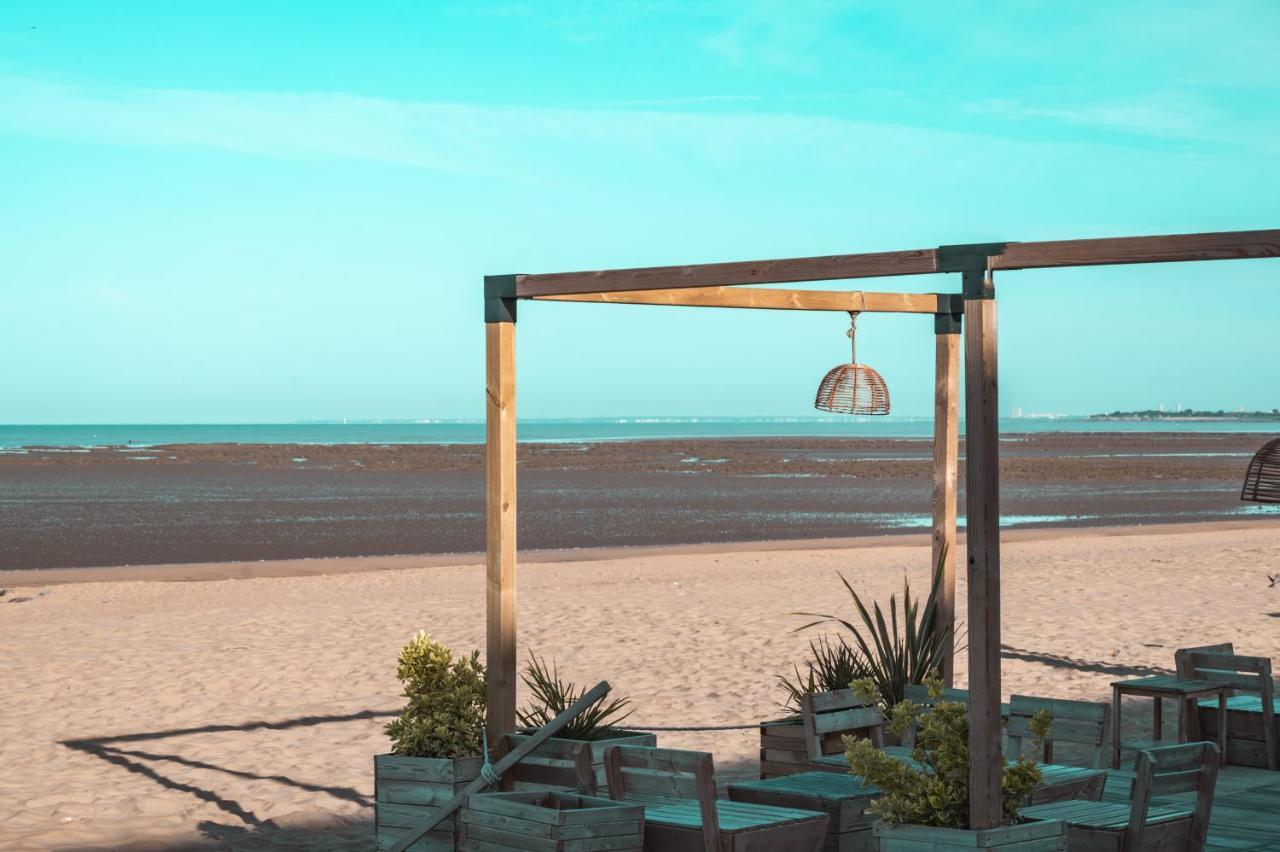 Hôtel Le Rivage vue sur mer - LOGIS - Châtelaillon-plage Buitenkant foto