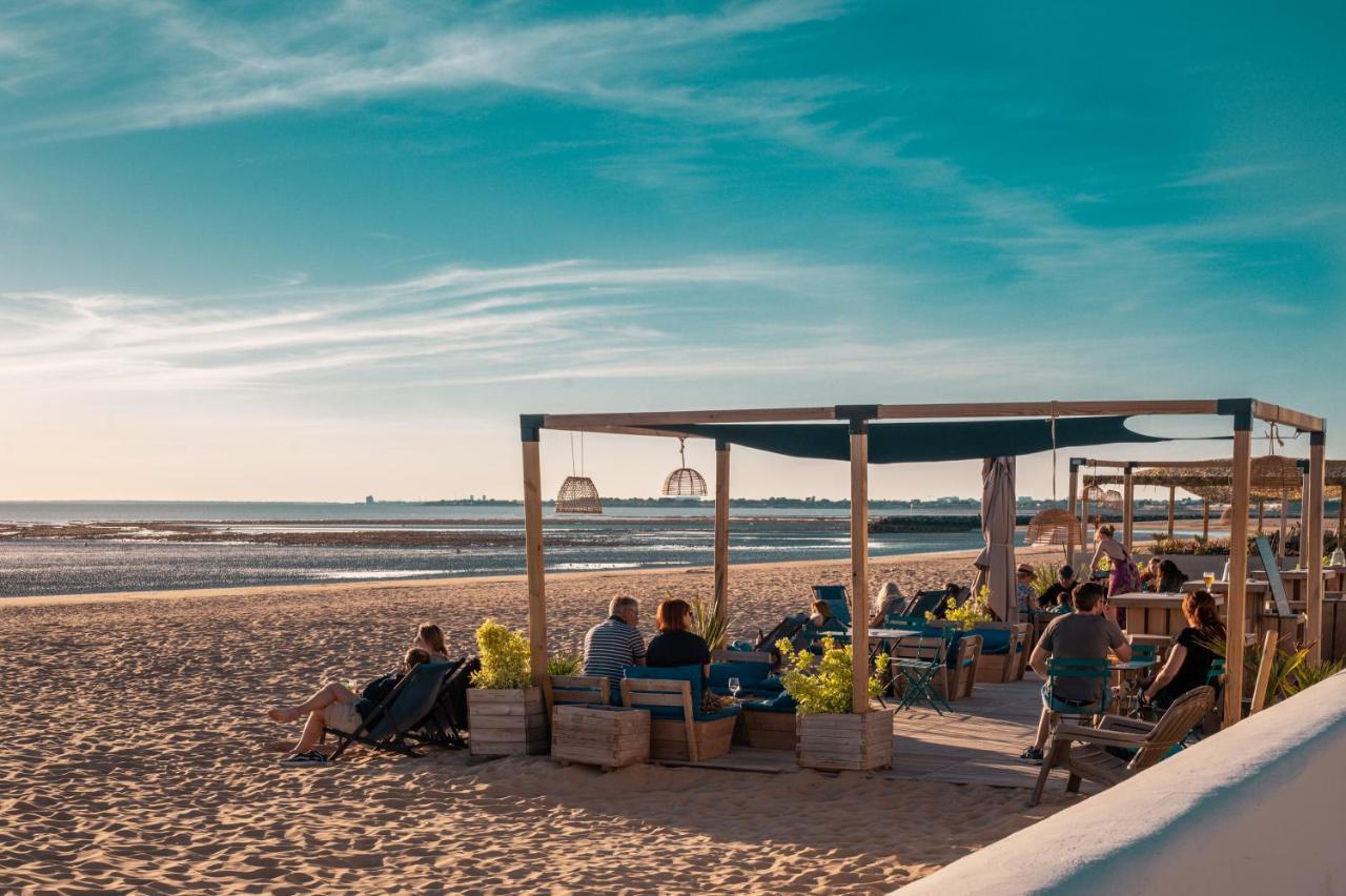 Hôtel Le Rivage vue sur mer - LOGIS - Châtelaillon-plage Buitenkant foto