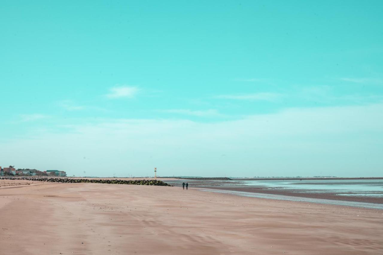 Hôtel Le Rivage vue sur mer - LOGIS - Châtelaillon-plage Buitenkant foto